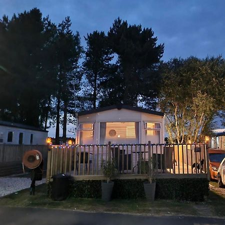Вилла The Hygge Retreat At 7 Lakes Country Park, Lincolnshire Crowle  Экстерьер фото