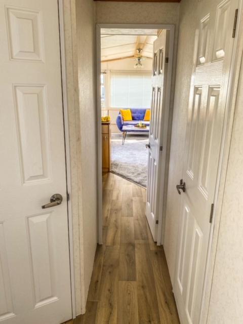 Вилла The Hygge Retreat At 7 Lakes Country Park, Lincolnshire Crowle  Экстерьер фото